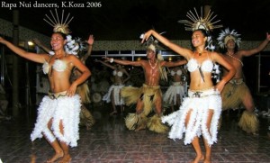 Rapa Nui dancers - Writers' Expedition Magazine